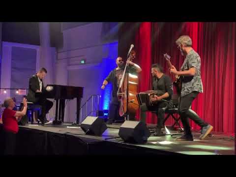 El Cachivache on tour Sinfonia De Arrabal, tango live