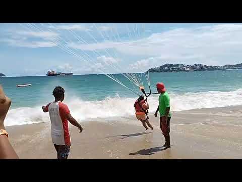ACAPULCO EL PARACHUTE (paracaídas) PLAYA EL MORRO.