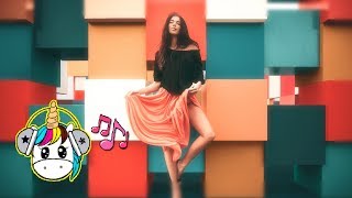 Lipless &amp; Mahalo - Falling (feat. Carly Paige)