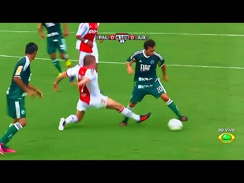 Jorge Valdivia Divirtiéndose Contra El Ajax De Eriksen En 2012