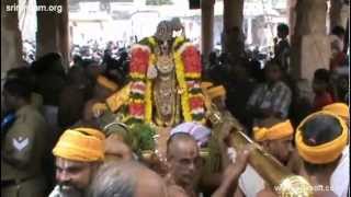 preview picture of video 'Vaikunta Ekadesi 2012 Day 15 Morning Darshan'