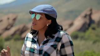 Alexandra La Reina De La Bachata - Y Aquí Estoy