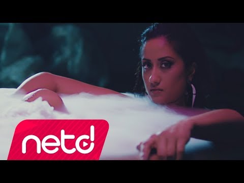 Özge Şafak - Roket