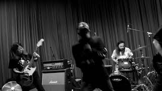 Download lagu Yumi - Hook, Line, and Sinker mp3