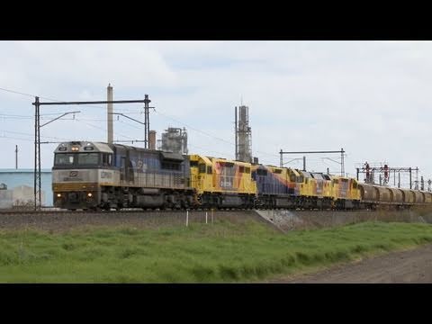 QRNational / ARG Grain Train In Melbourne With Five Locomotives - PoathTV