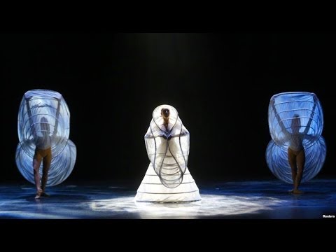 MOMIX Alchemy - Horizon by Ralph Zurmühle