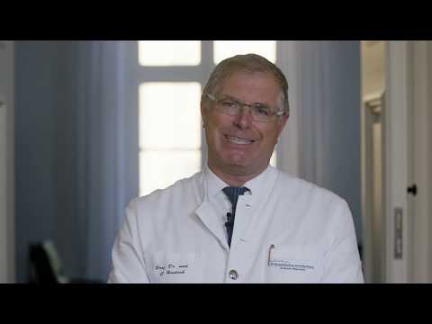 Prof. Hendrich presents his clinic 08 2018