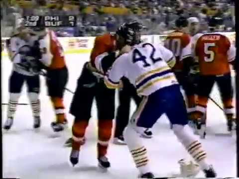 Philadelphia Flyers Eric Lindros 3rd season goals 27 28 29 Fight 1994-95