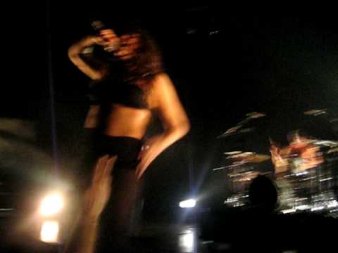 IZIA au Bikini Toulouse 28 01 2010  Le final