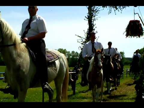 Einzug aller Amazonen und Reiter in Spoldershagen 2012