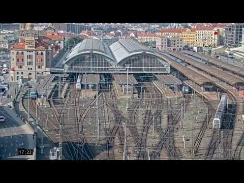 Staniční hlášení Praha hlavní nádraží - Zpožděné vlaky + Zpoždění vlaku RJ 1017 Regiojet, 19.7.2021