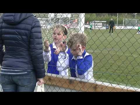 De kampioenswedstrijd  Helpman JO9-8 - HFC ’15 JO9-8