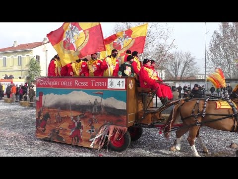 I Cavalieri delle Rosse Torri carro da getto - Carnevale Ivrea 2016