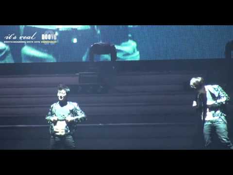 110218 Welcome Back to Beast Airlines Doojoon's Fake Abs