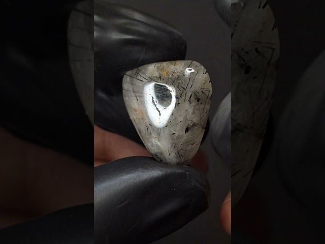 حجر بلاك روتيل كوارتز طبيعي