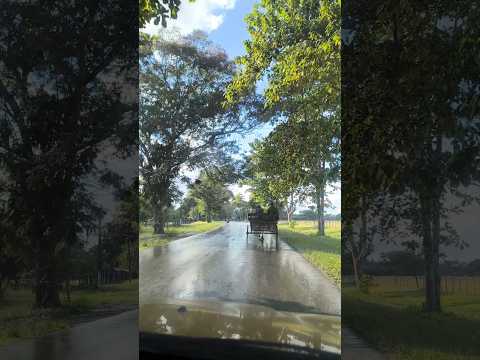 Carretera pasada por agua en Ciego de Ávila, Cuba