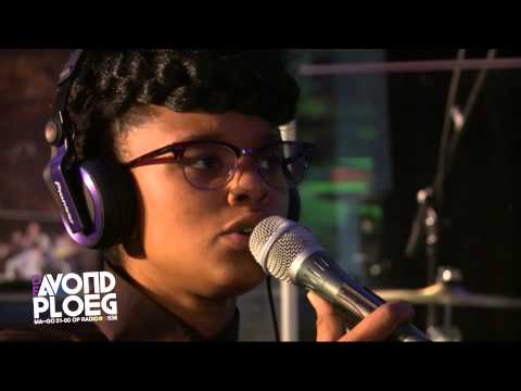 De Avondploeg -- Shary-An: " Hij schreef de track op de plee! "