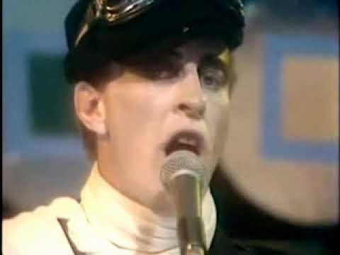 Hawkwind - Quark, Strangeness And Charm