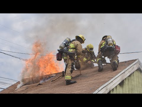LACo.FD Detached Garage Fire: Station 173