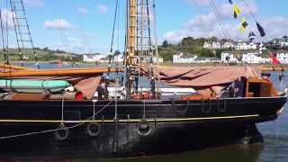 preview picture of video 'The Kathleen and May returns to her home on Bideford Quay for a short visit - 23rd August 2014'