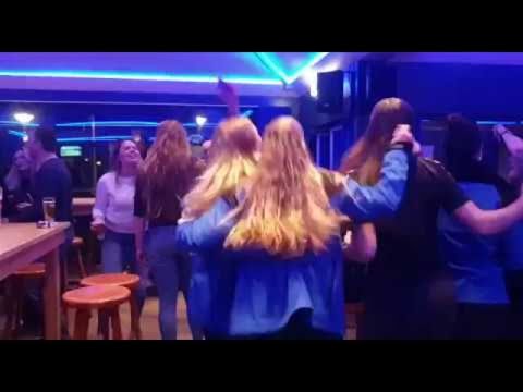 RKHVV VR1 viert feest na de 5-0 overwinning op Sv Nijmegen