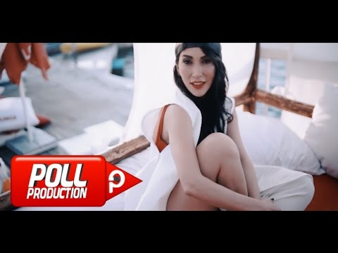 Hande Yener - Deli Bile - Official Video