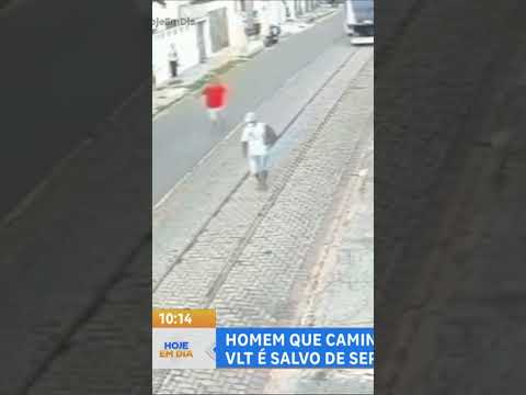 Confeiteiro salva homem surdo de atropelamento em Sobral (CE) #HojeEmDia #recordplus