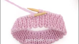 Video thumbnail for How to work a simple Italian cast-on around 2 needles, with knit 1, purl 1 (in the round)
