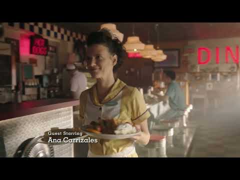 Jaime Watches Hermione At Pop's With Her Friends - Riverdale 5x12 Music Scene