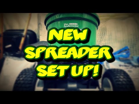 The Anderson’s Yard Star Broadcast Spreader unboxing.