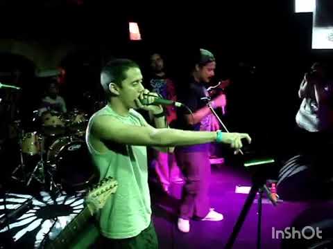 Canserbero -  Fácil (FT.Zion TPL/BongoYeyo) [En Vivo/Live Remasterizado]