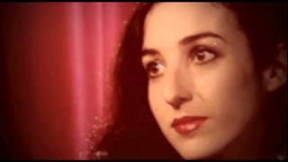 MARISSA NADLER CLOSE-UP