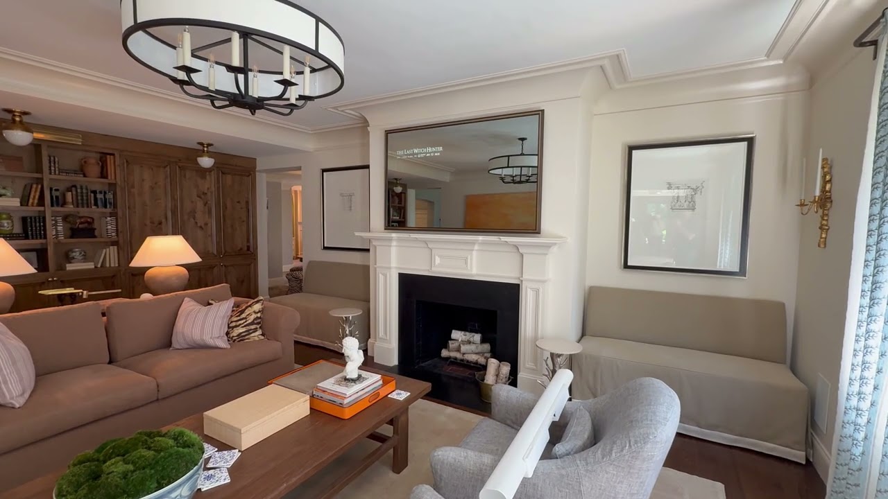 Seura Mirror TV Magic: Seura Eiffel Frame in Gold for Luxe Interiors