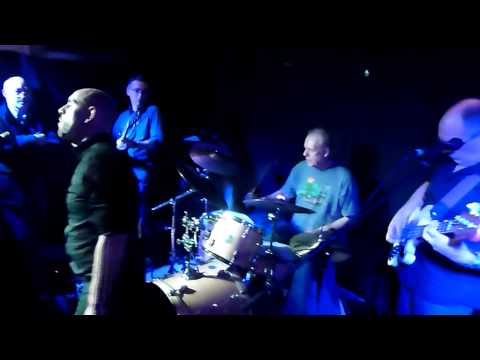 Bakers Breeze plays at Cafe a Gogo - Beerdrinker and Hellraiser