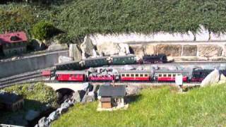 preview picture of video 'Eisenbahnwelten Kurort Rathen - Grosse LGB Anlage - Gartenbahn'