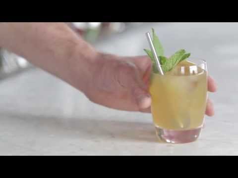 How to Make the Whiskey Smash Cocktail - Liquor.com