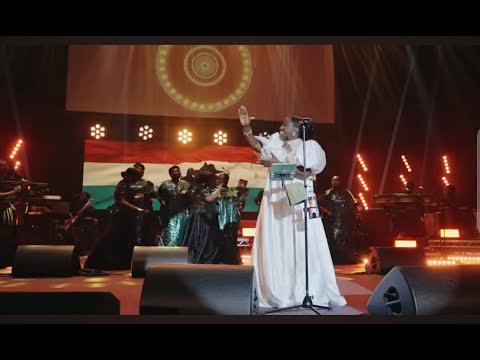 DIANA HAMILTON  Reunion Medley (Kpanlogo Vibes) Official Live Video