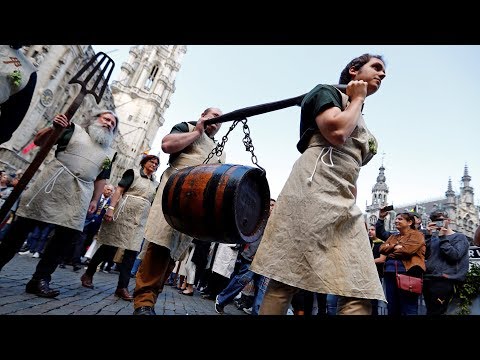 Belgian brewers consecrate beer at Brussels cathedral