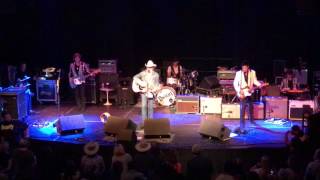 Dwight Yoakam 4/9/17 at The Lyric in Oxford, MS &quot;Okie from Muskogee&quot;