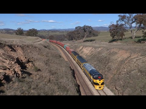 Australian streamliner diesel locomotive S317 with 44206 & G514 - West - August 2015