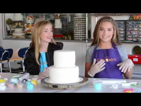 Cake designing with Lauren at Duffs Cakemix!