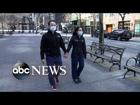 コロナウイルスパンデミックの最前線にいる家族 (Families on front lines of the coronavirus pandemic)