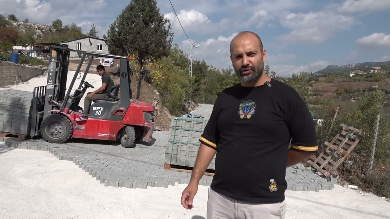 Toroslar Belediyesi Kilit Parke Çalışmalarına Devam Ediyor