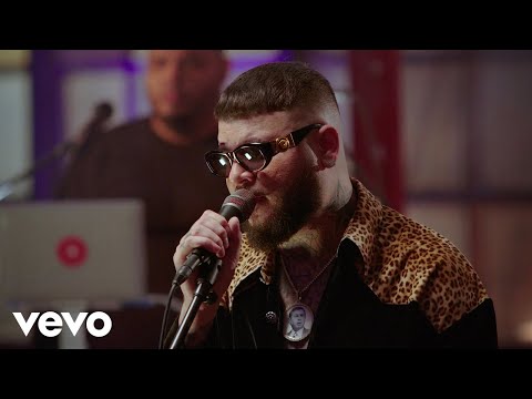 Videoclip de Asignatura Pendiente — Farruko