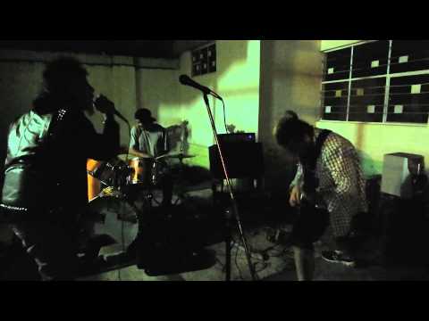 DESTRUYE Y DESTRUYE - Vida Repetida