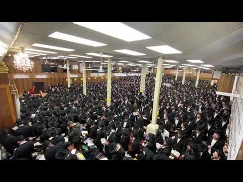 davening avinu malkeinu aseres yemei teshuva 770 chabad lubavich hq