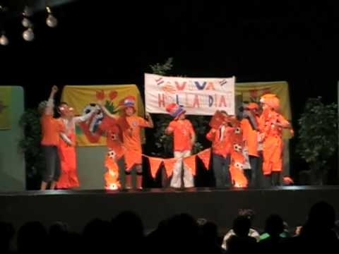 Viva Hollandia, wolter Kroes, Uitgevoerd door de jongens E2 voetbalteam Van Nispen, De Zilk.