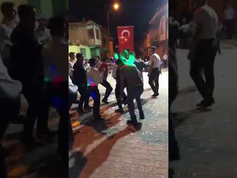 dabandan doğrugöz gençleri Piyanist Şantör Çağlayan YAMAÇ (0 543 361 93 06 )