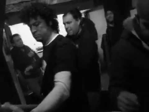 MIENTRAS TANTO EN LA CELDA DE BOB 08