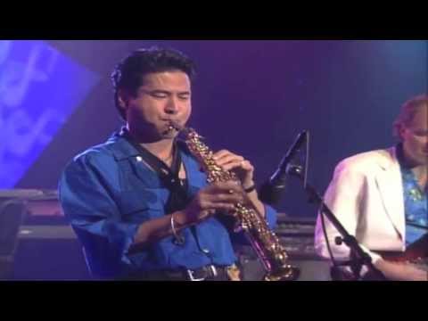 AQUI Y AJAZZ, The Rippingtons Featuring Russ Freeman "She Likes To Watch"